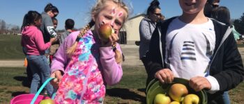 Apple Hunt - Brother & Sister